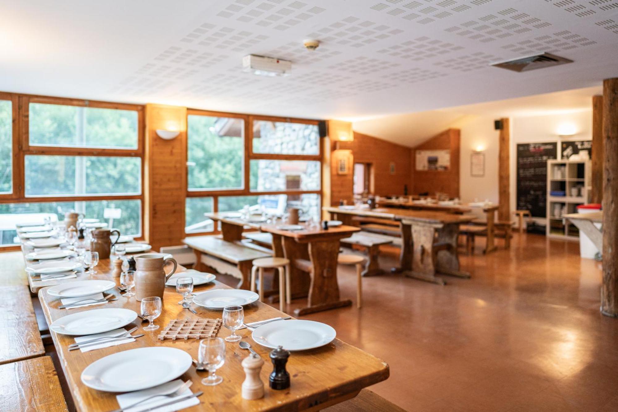 Auberge De Jeunesse Hi Ла-Клюсаз Экстерьер фото
