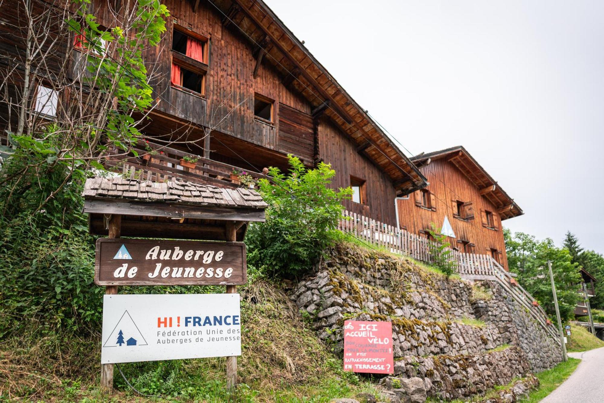 Auberge De Jeunesse Hi Ла-Клюсаз Экстерьер фото