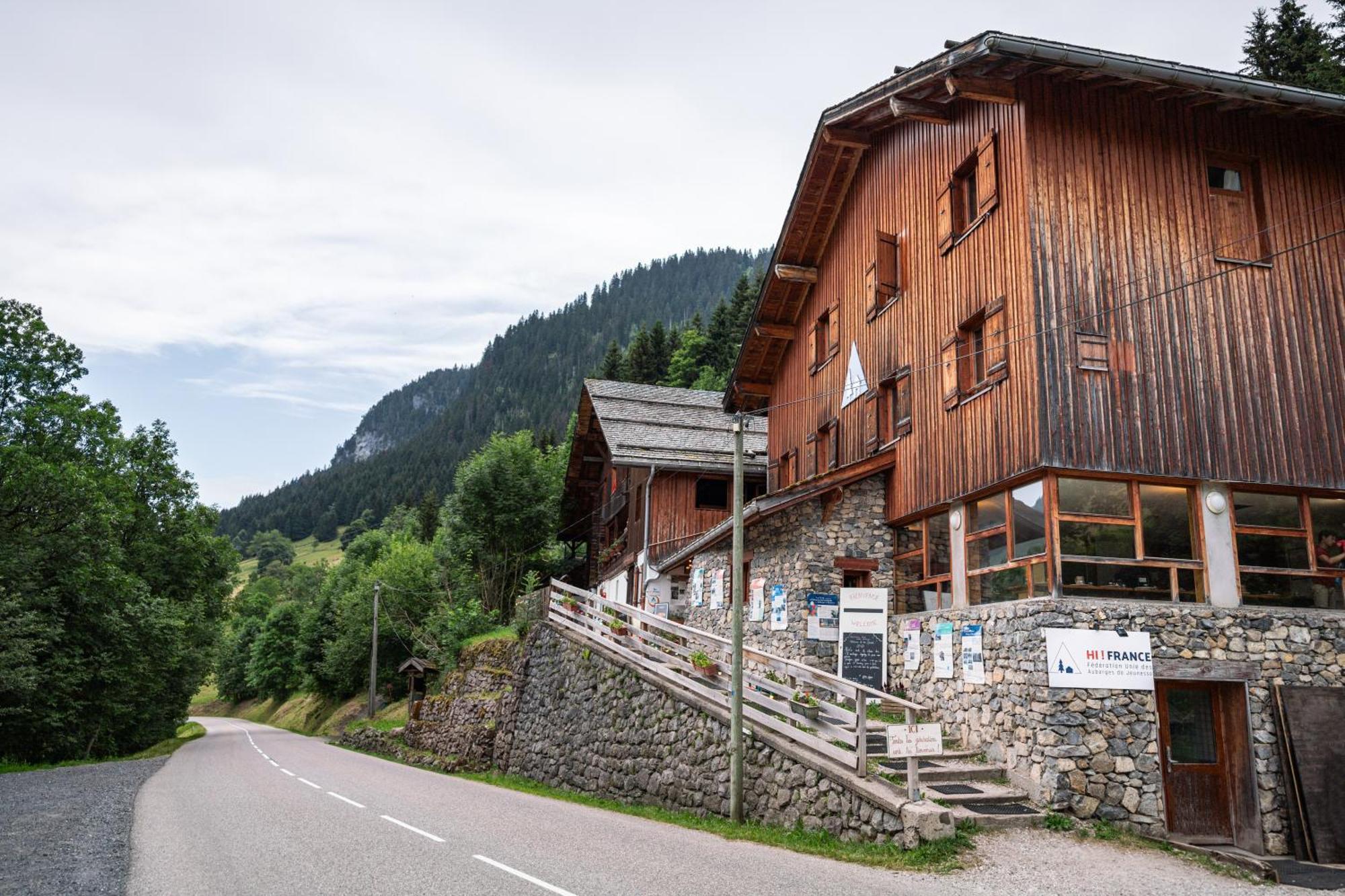 Auberge De Jeunesse Hi Ла-Клюсаз Экстерьер фото