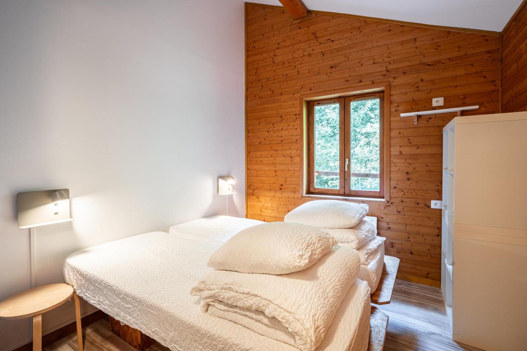 Auberge De Jeunesse Hi Ла-Клюсаз Экстерьер фото