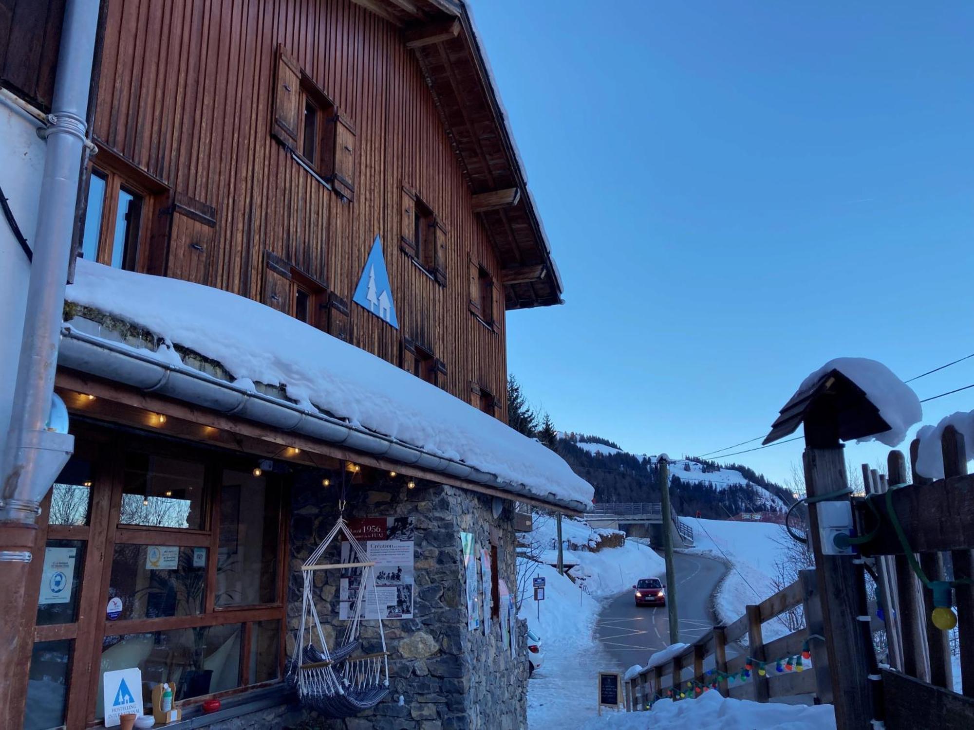 Auberge De Jeunesse Hi Ла-Клюсаз Экстерьер фото