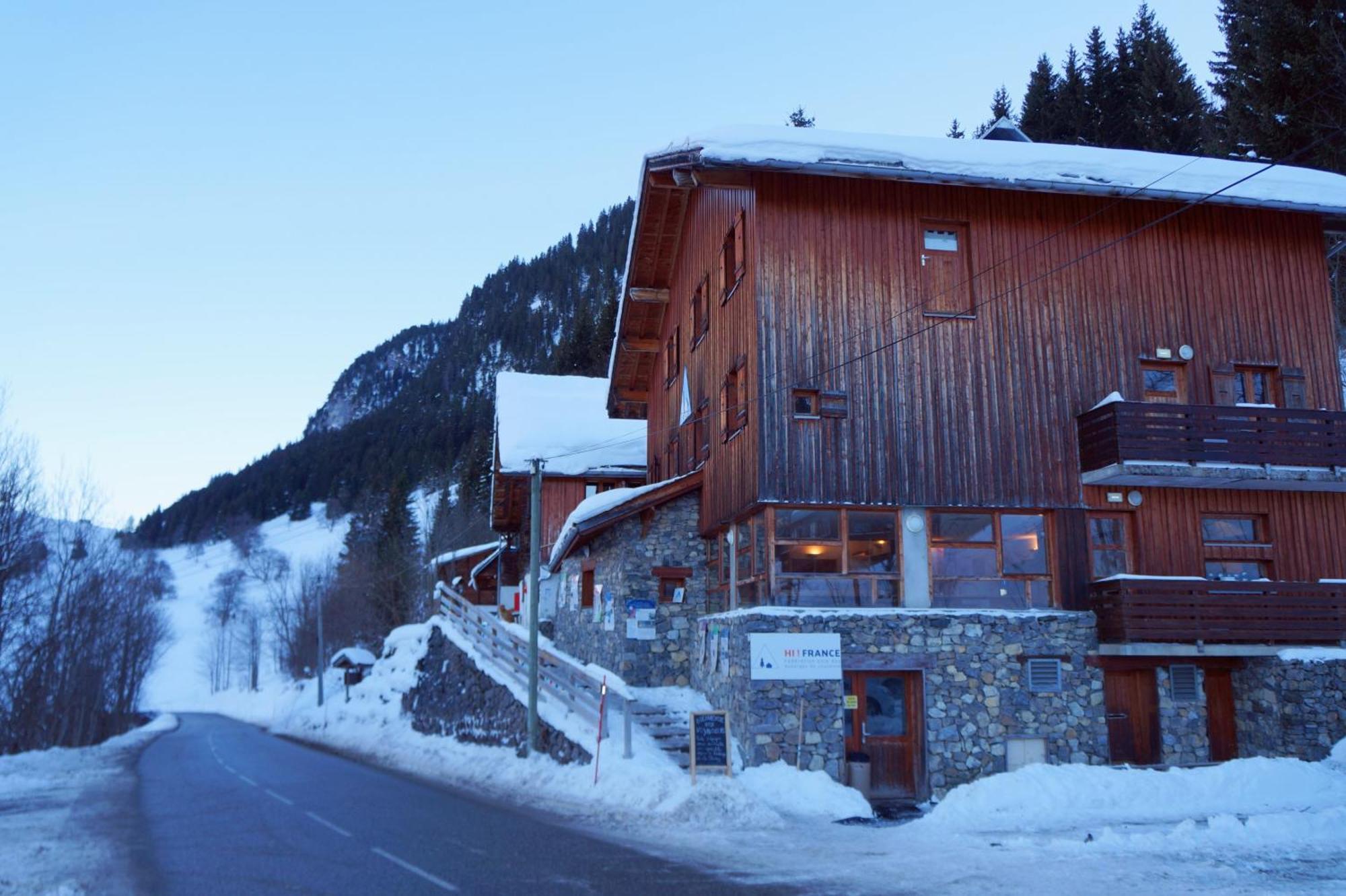 Auberge De Jeunesse Hi Ла-Клюсаз Экстерьер фото