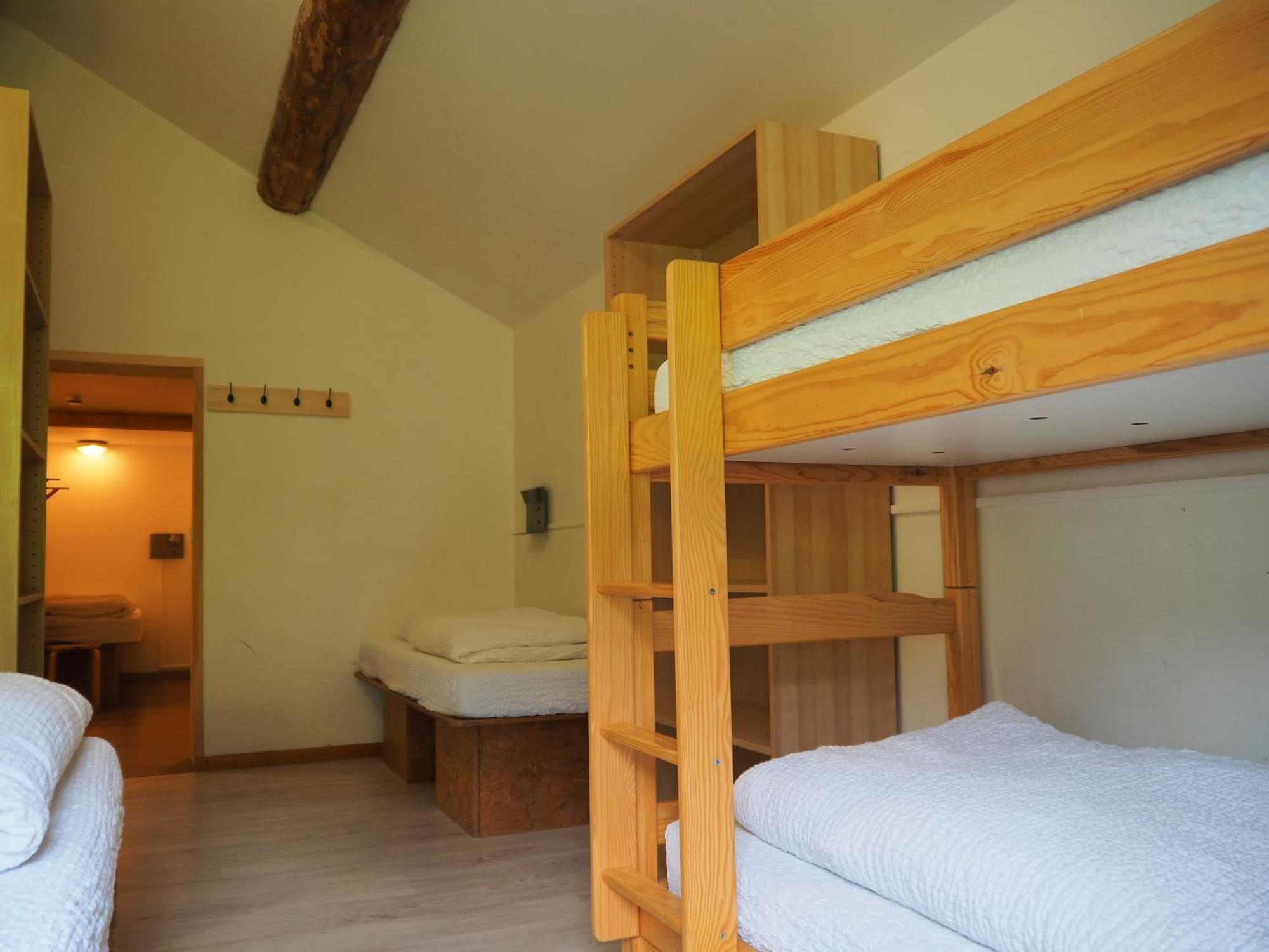Auberge De Jeunesse Hi Ла-Клюсаз Экстерьер фото