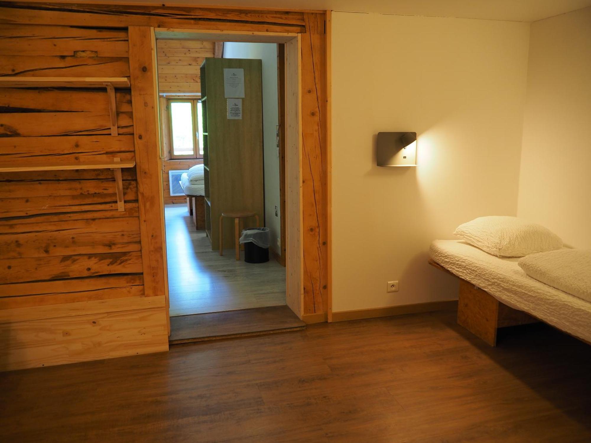 Auberge De Jeunesse Hi Ла-Клюсаз Экстерьер фото