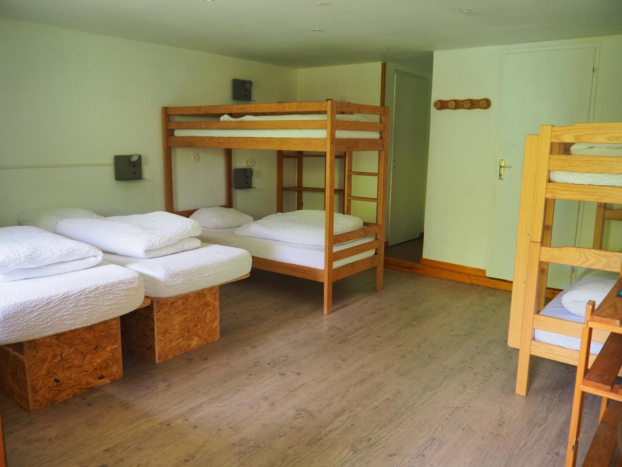 Auberge De Jeunesse Hi Ла-Клюсаз Экстерьер фото