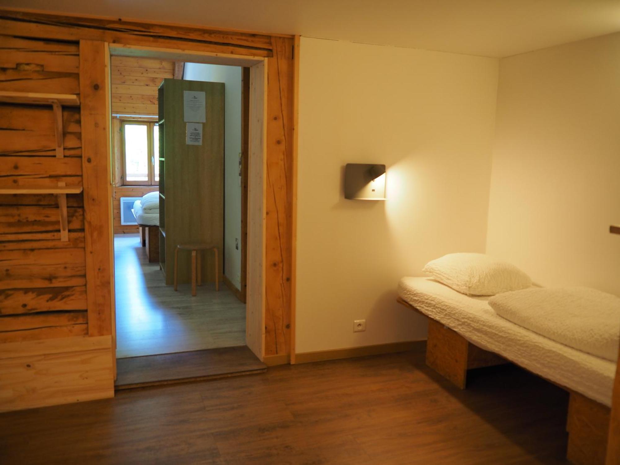 Auberge De Jeunesse Hi Ла-Клюсаз Экстерьер фото