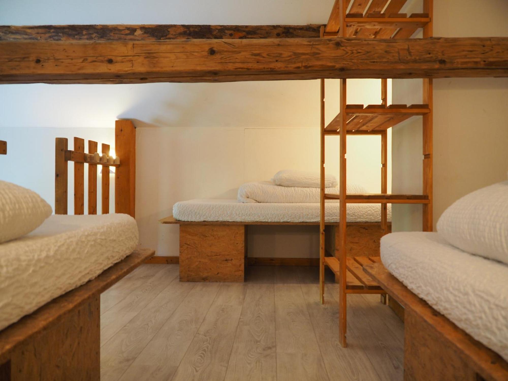 Auberge De Jeunesse Hi Ла-Клюсаз Экстерьер фото