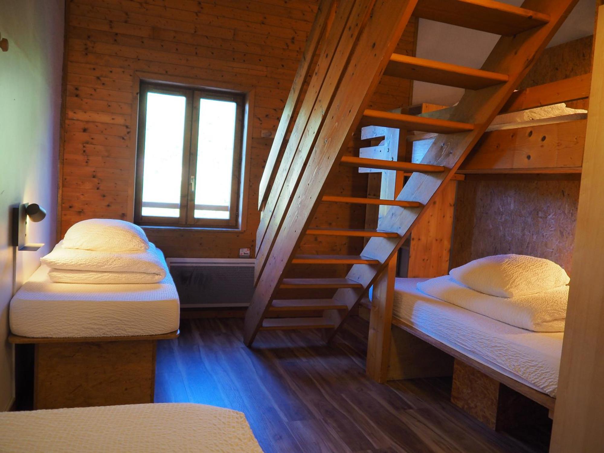 Auberge De Jeunesse Hi Ла-Клюсаз Экстерьер фото