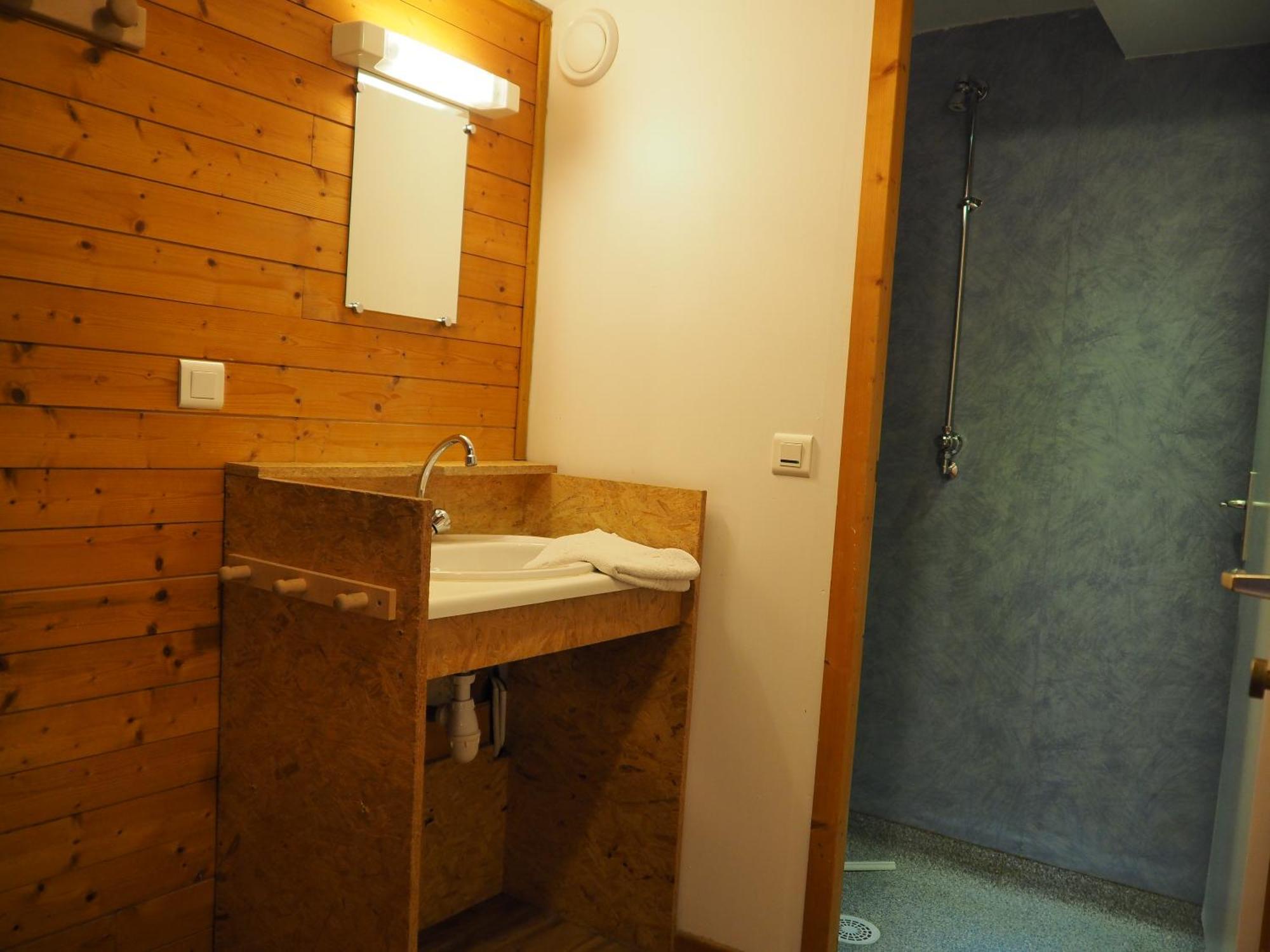 Auberge De Jeunesse Hi Ла-Клюсаз Экстерьер фото